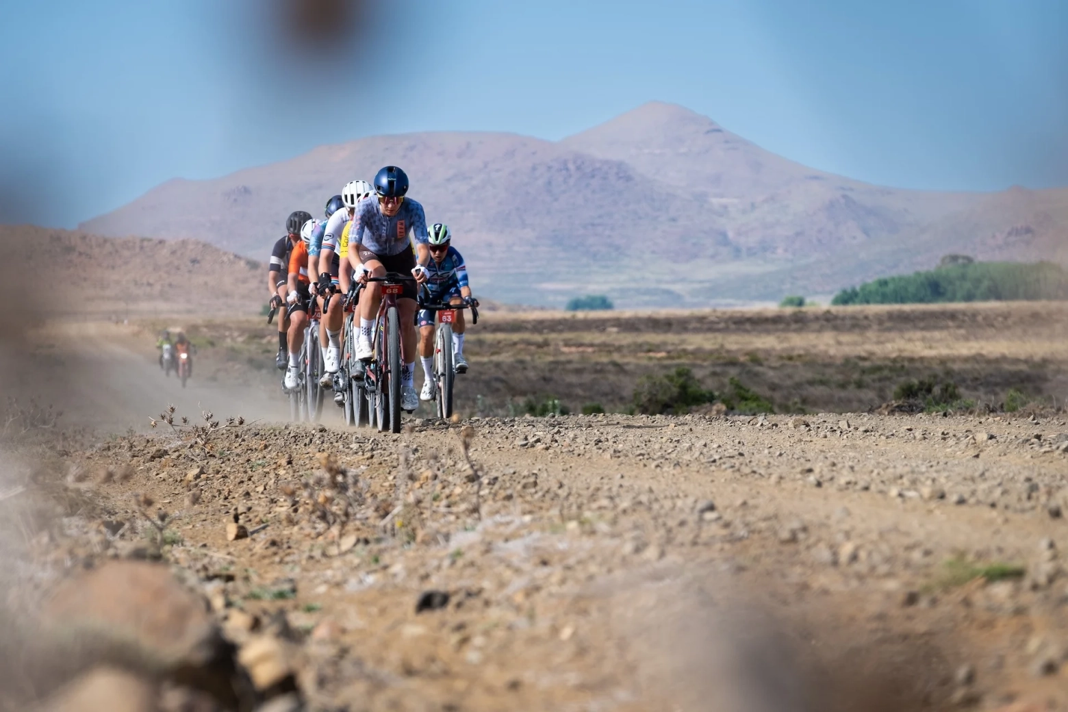Double excitement in stage 4 of the Gravel Burn: Beers extends his lead and Moolman-Pasio takes the lead in the women's general classification