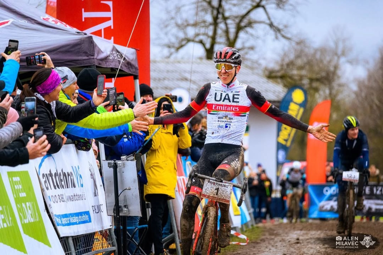 “Si se lo permitieran, Pogacar ya estaría compitiendo en ciclocross”: la UCI sueña con el esloveno para impulsar la modalidad