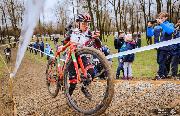 “Se lhe fosse permitido, Pogacar já estaria competindo no ciclocross”: a UCI sonha com o esloveno para impulsionar a modalidade