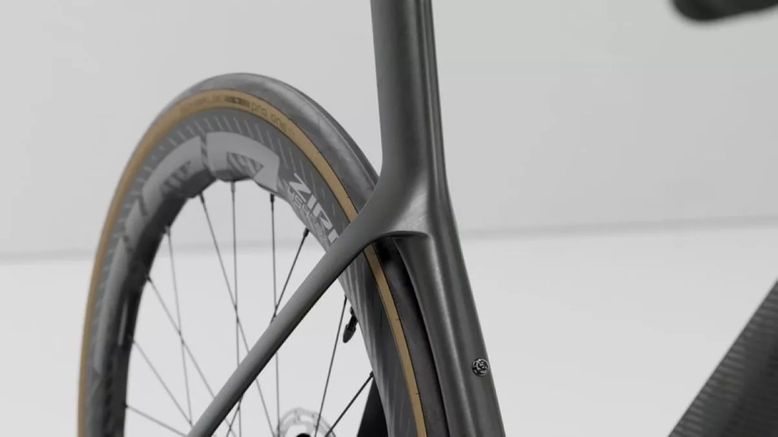 ¿Qué cambia en una bici de 10.000 € frente a una de 3.000 €?