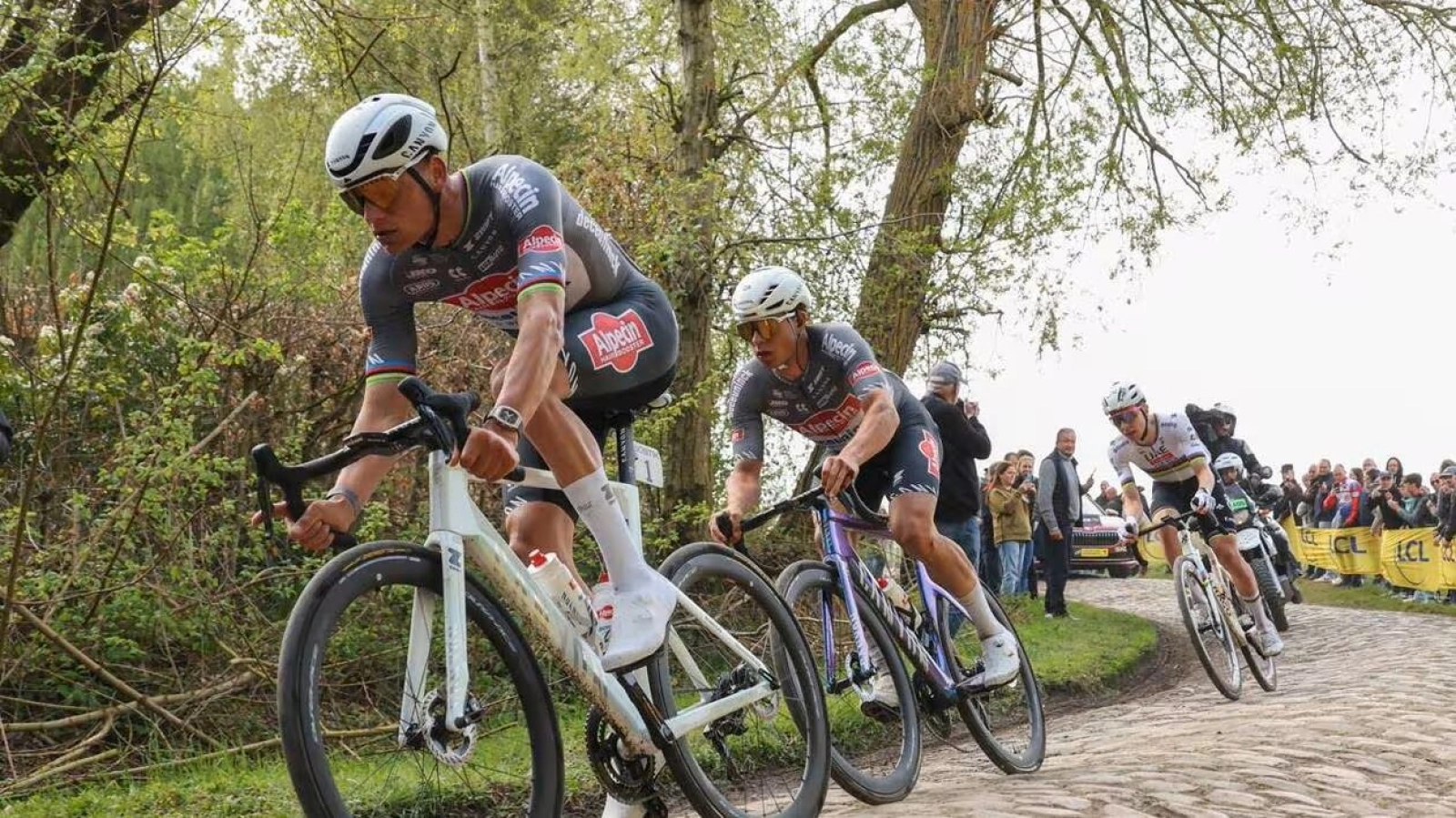 INEOS y Alpecin, entre otros, buscan atraer a Premier Tech tras salir del Israel