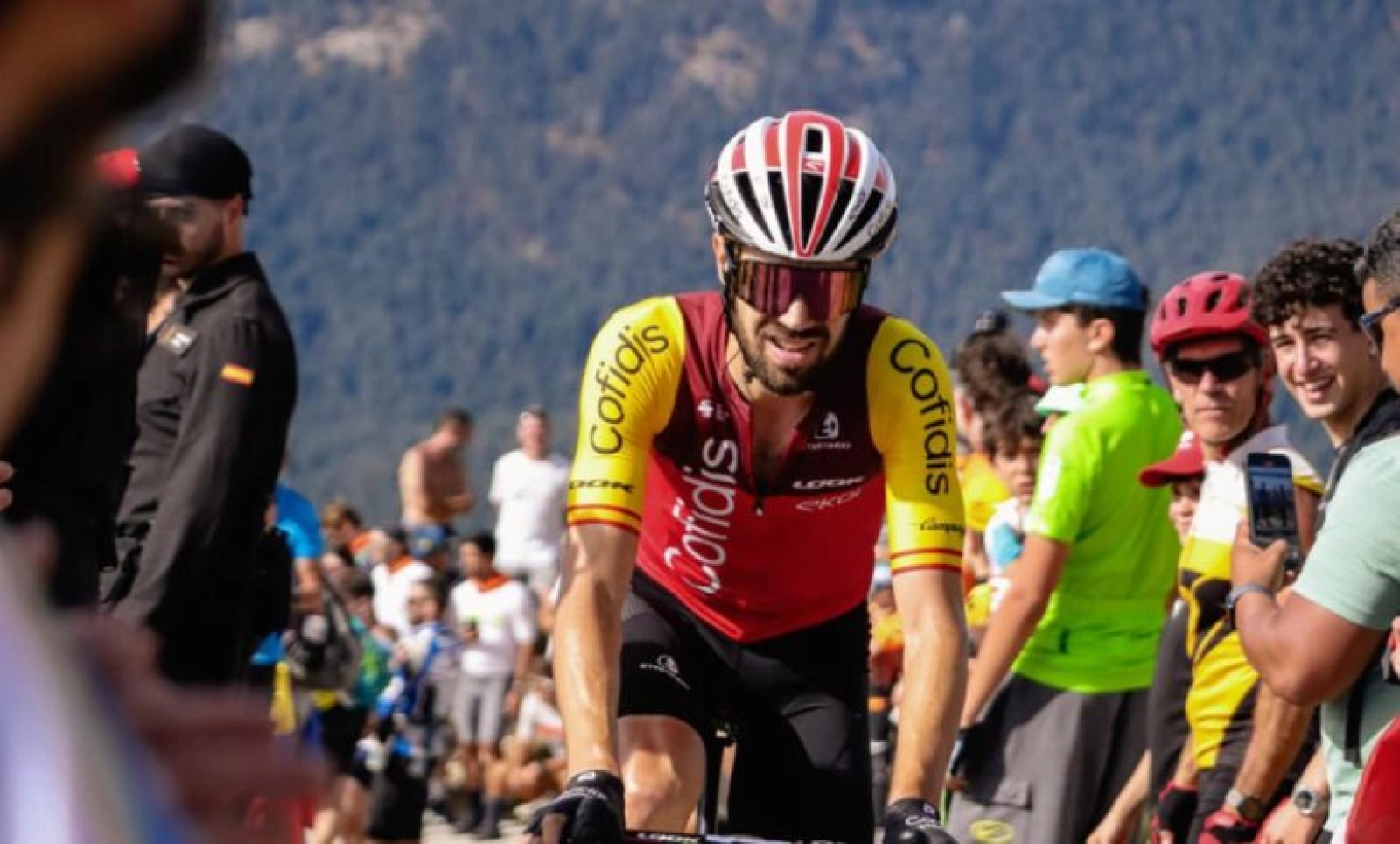 Campeones del Mundo, ganadores del Tour y otros grandes ciclistas aún sin equipo para 2026