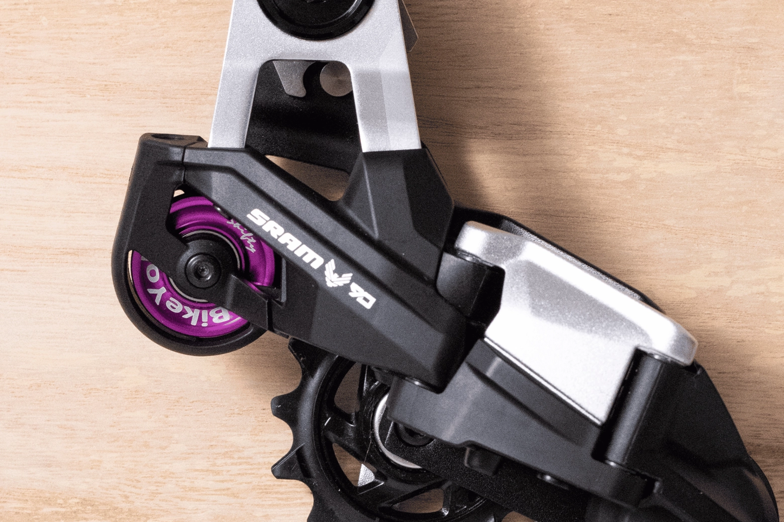 A simple and brilliant solution to improve SRAM AXS MTB derailleurs