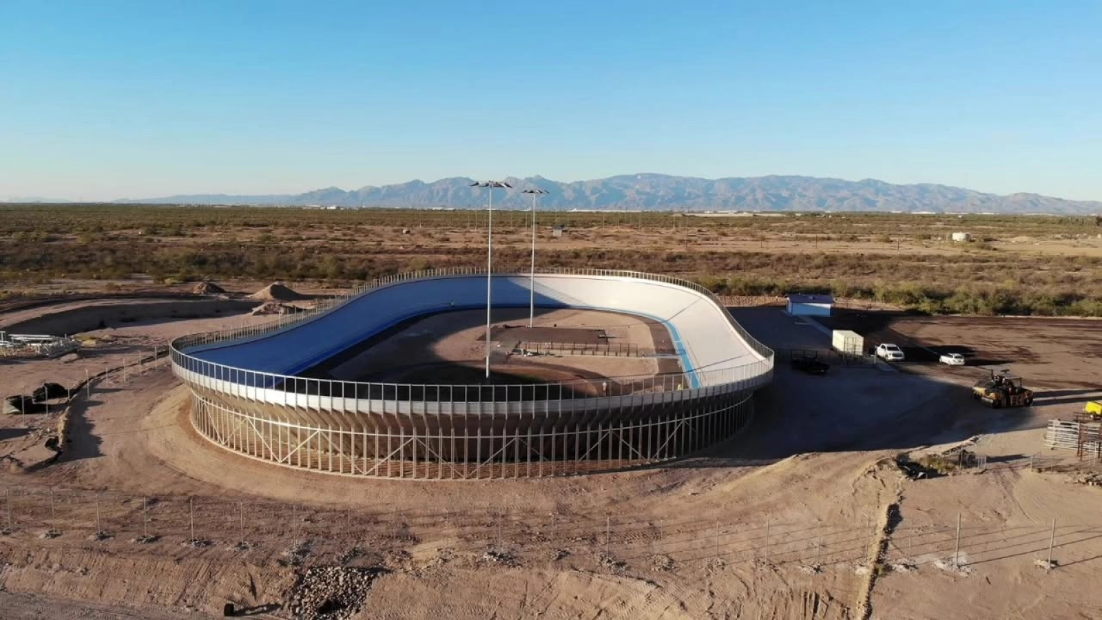 Se inaugura el primer velódromo del mundo con superficie de aluminio