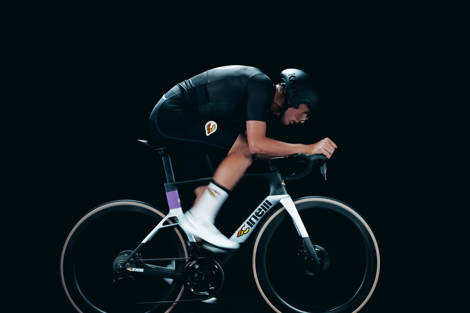 Cinelli apresenta sua bicicleta mais aerodinâmica até agora e um modelo de aço feito à mão em Milão