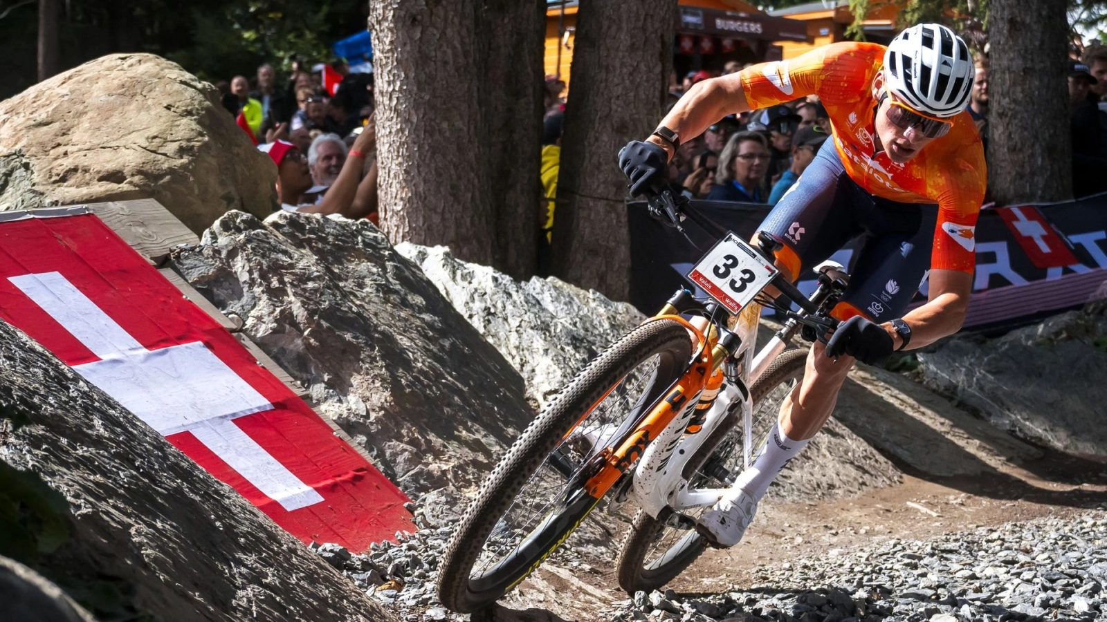 "É uma opção realista": Van der Poel poderia competir em MTB e estrada em Los Angeles 2028