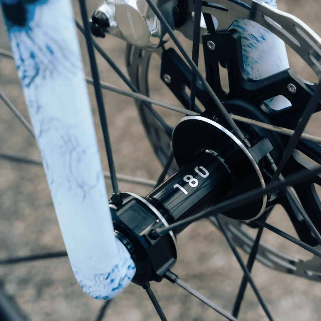 DT Swiss presenta sus ruedas aero más ligeras hasta la fecha y tienen radios de carbono