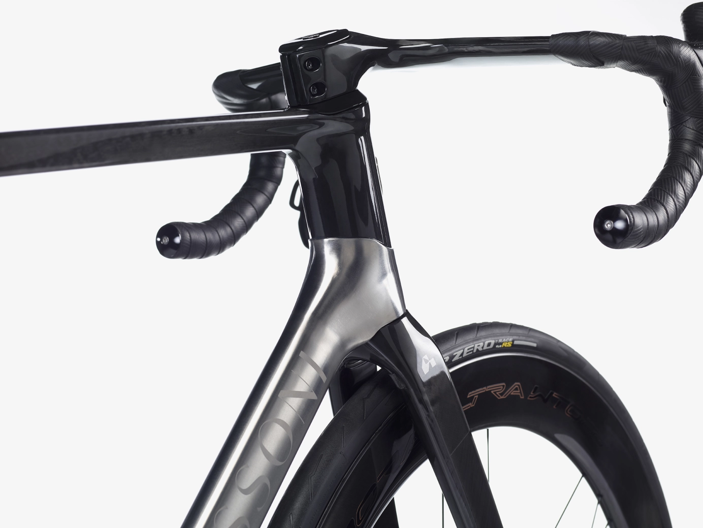 Half carbon, half titanium, this is the latest from Passoni