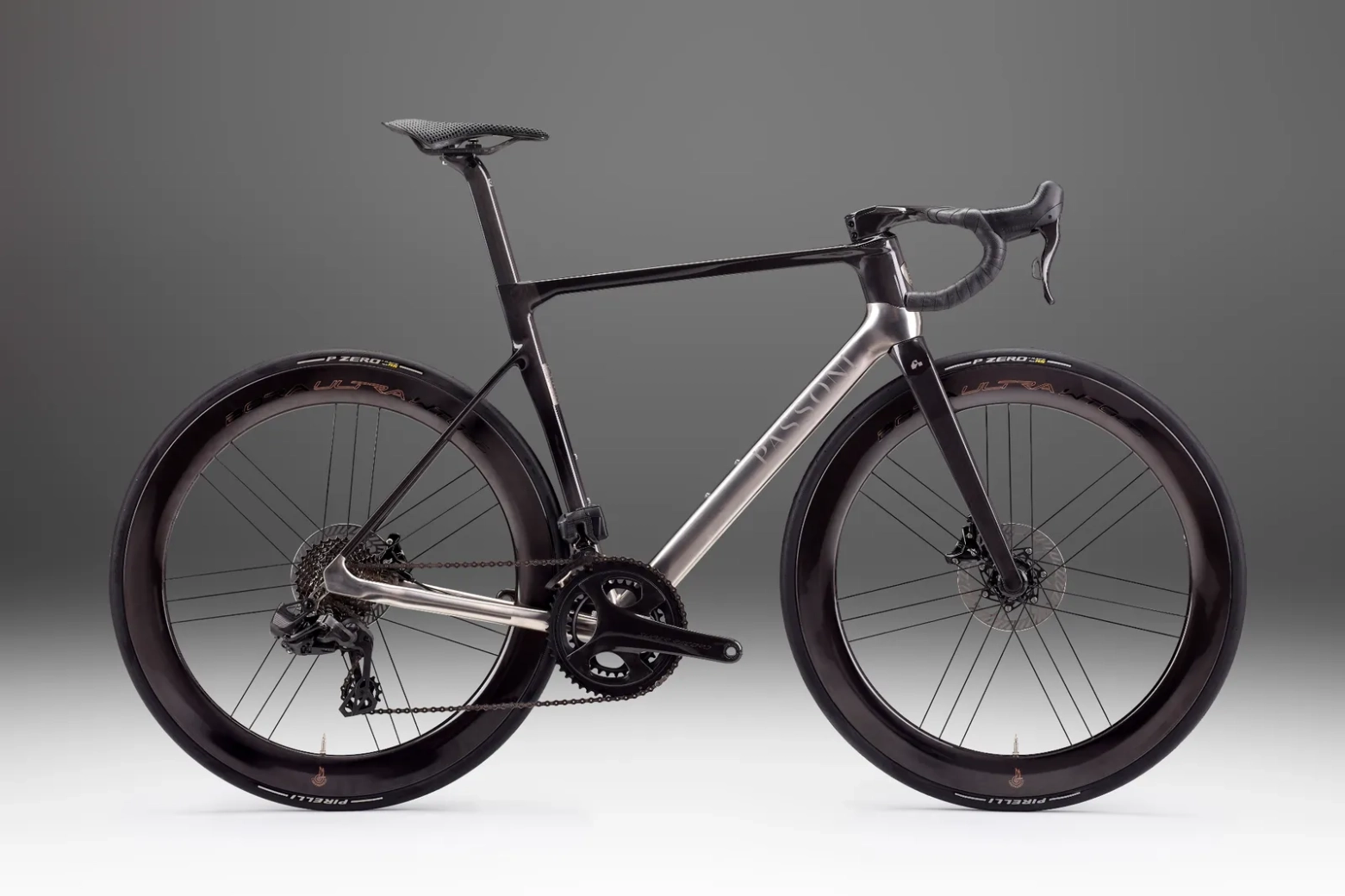 Mitad carbono, mitad titanio, así es lo último de Passoni