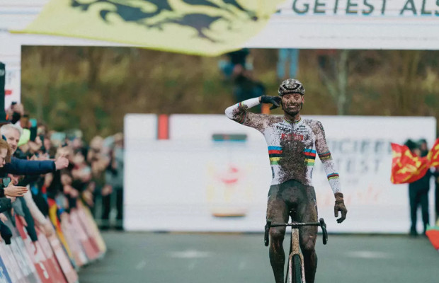 Van der Poel voltará à competição no Natal