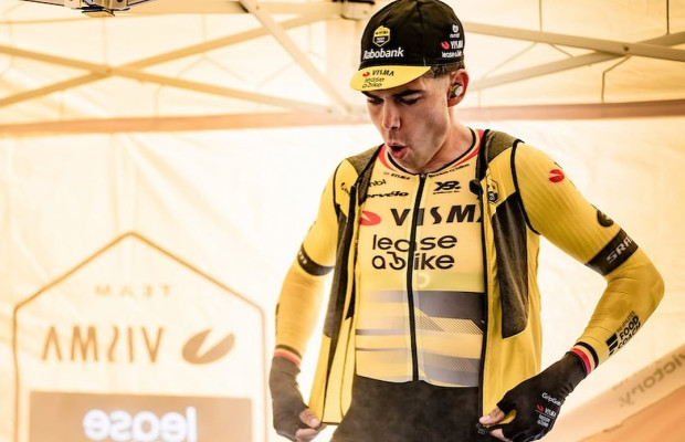 Van Aert monte sur un vélo de DH pour mettre à l'épreuve sa technique