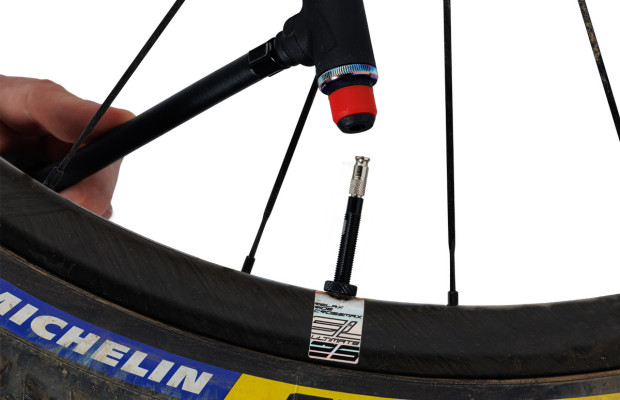 Cette valve de gonflage rapide continue de gagner du terrain : Zefal présente son adaptateur pour le système Clik Valve