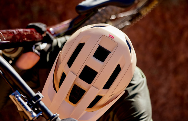 Lazer presenta el Impala KinetiCore, el primer casco con DualCore para impactos directos y rotacionales