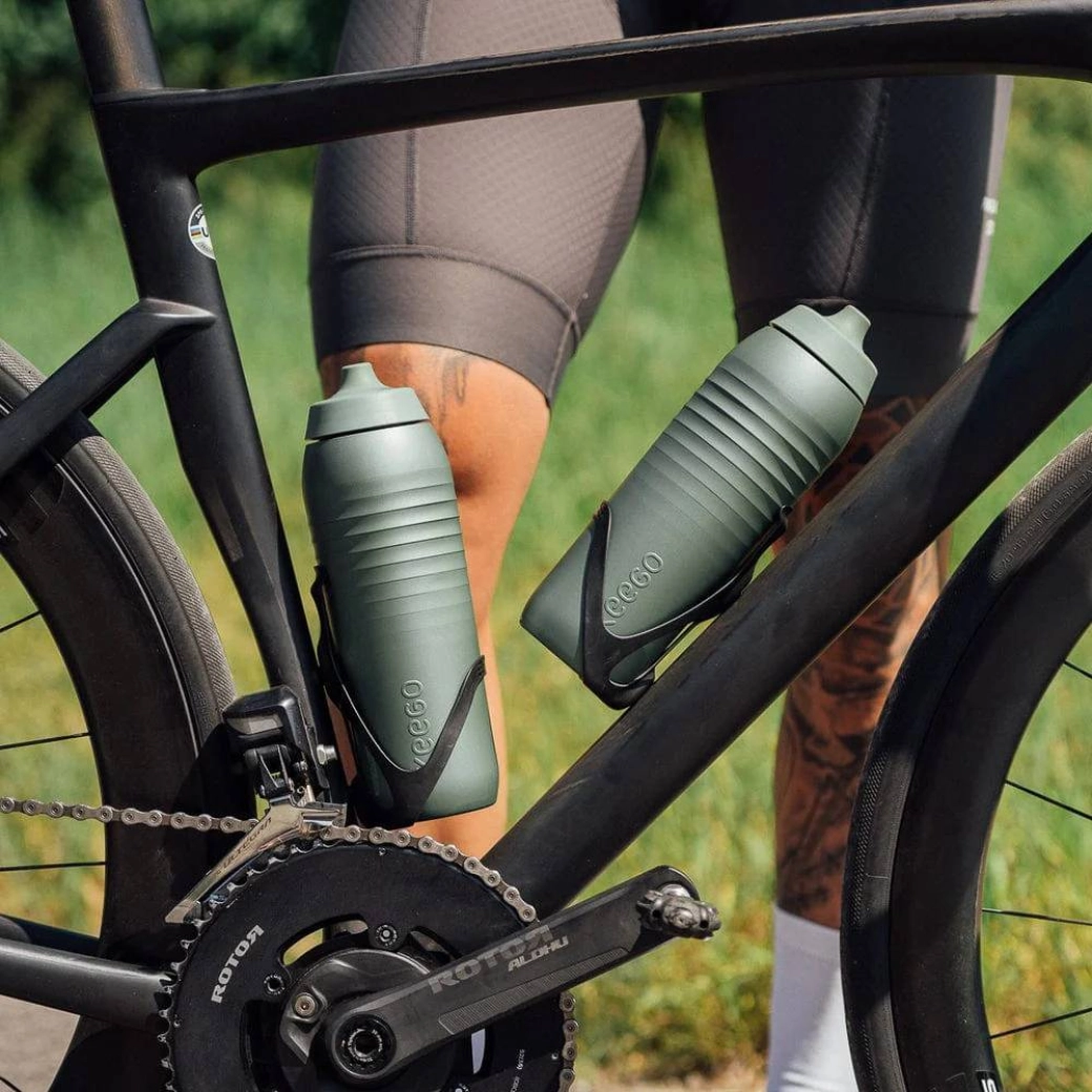 ¿Te cuesta comer o beber en ruta? aquí van algunos consejos para que no te falte combustible