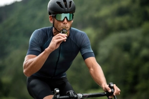 Do you find it difficult to eat or drink on the go? Here are some tips to ensure you don't run out of fuel