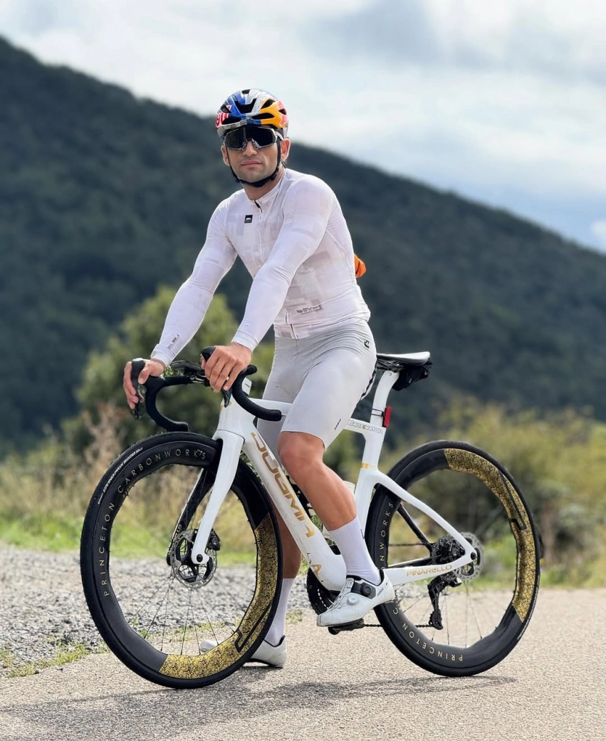 Roban la exclusiva Pinarello Dogma F de 20.000 € de Jorge Martín