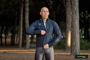We tested the new Gobik Superarmour jacket: a complete analysis of a jacket designed to forget about the cold while riding a bike