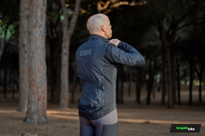 We tested the new Gobik Superarmour jacket: a complete analysis of a jacket designed to forget about the cold while riding a bike