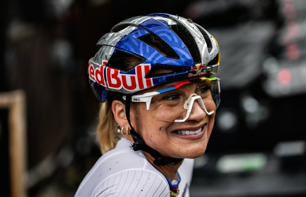 "It was the aerodynamic socks" Evie Richards reviews the season in which she broke the record of Pauline Ferrand-Prévot