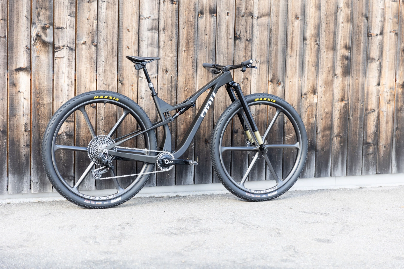 The first 32" XC bike hits the market: weight, price, and setups
