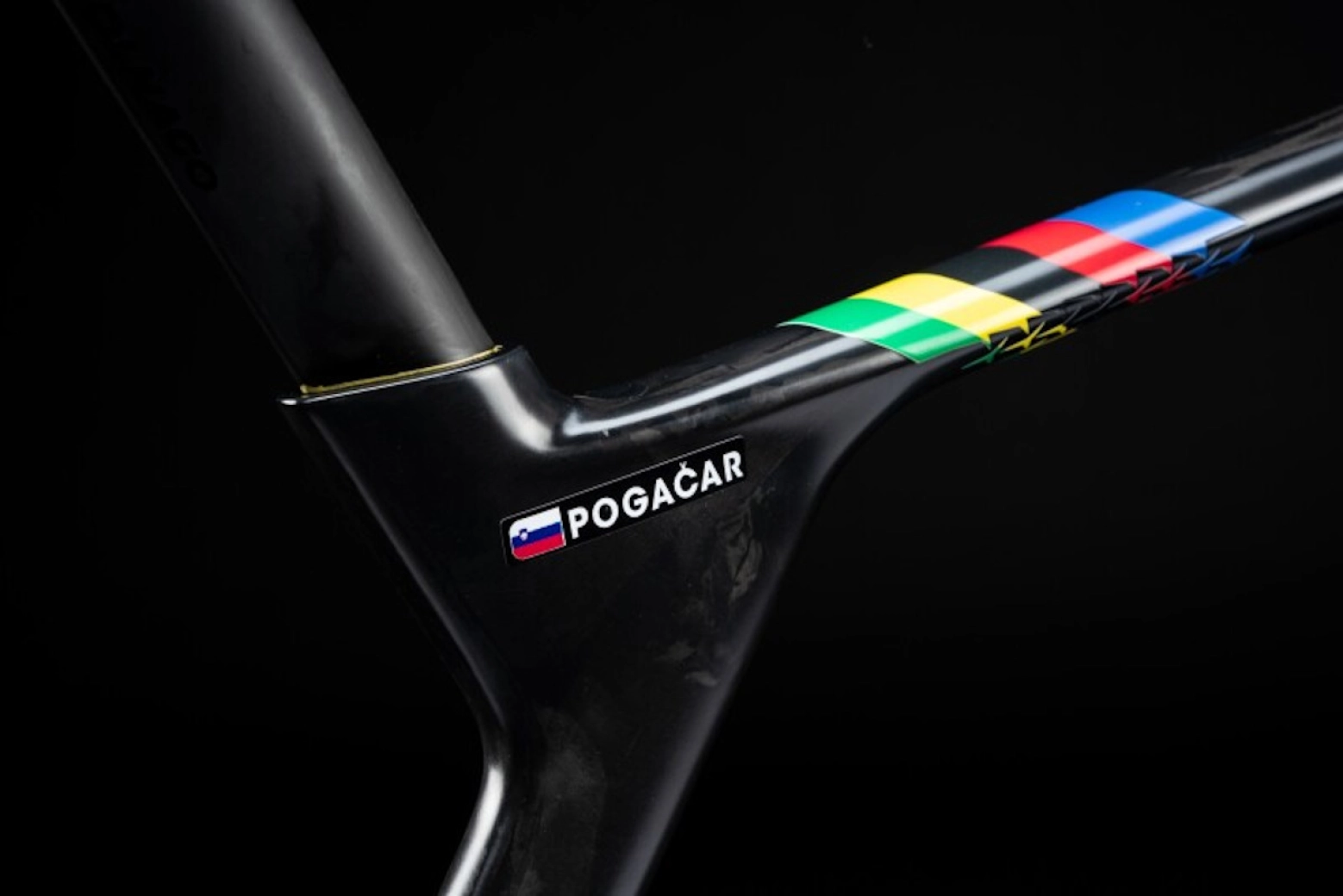 Você quer a bicicleta com a qual Pogačar arrasou em 2025? A Colnago Y1Rs original do Tour de France está sendo leiloada e já ultrapassou 30.000€