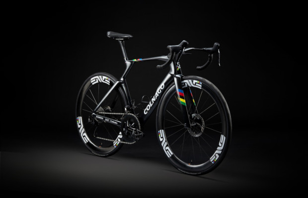 Veux-tu le vélo avec lequel Pogačar a tout déchiré en 2025 ? La Colnago Y1Rs originale du Tour de France est mise aux enchères et atteint déjà plus de 30 000 €