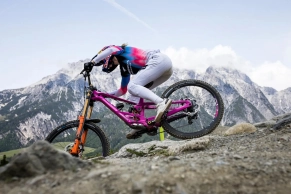 "After three descents, we realized that they were excellent": this video reveals how the arrival of a completely new brand to DH was