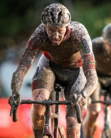 Vanthourenhout wins with a perfect move and Brand continues her dominance: results of the 2025 Terralba CX World Cup