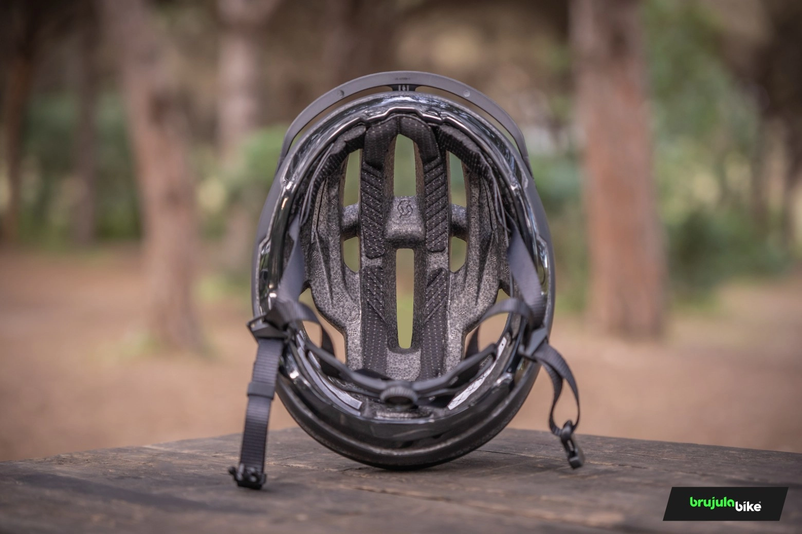 ¿Dónde mirar la fecha de caducidad de un casco para ciclismo?