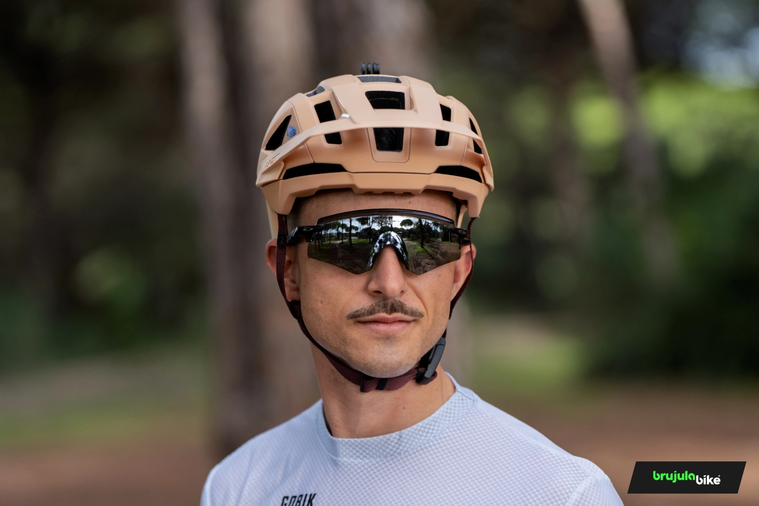 Probamos el nuevo Lazer Impala KinetiCore, seguridad de doble núcleo para el Trail moderno