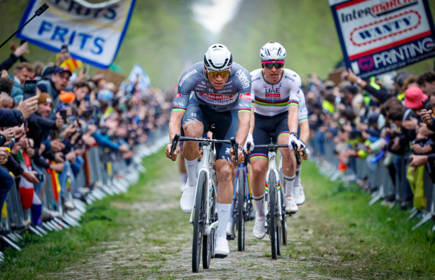 Pogacar, surpris en train d'entraîner le parcours de Paris-Roubaix
