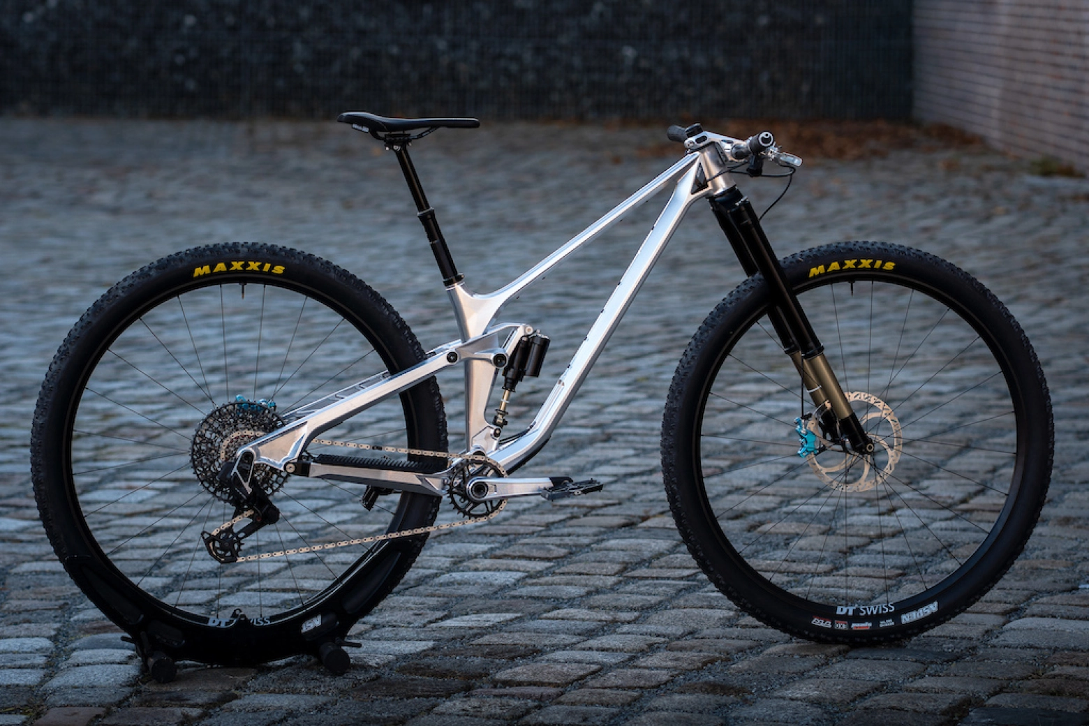 Nueva MTB 32" a la venta con ruedas gigantes de DT Swiss