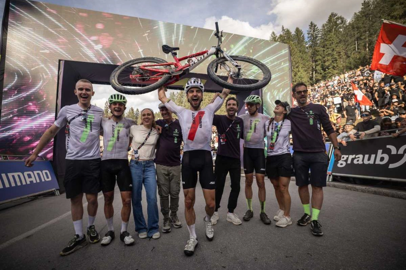"Dediqué mi vida a las carreras, ahora necesito descanso": el capítulo final de Nino Schurter