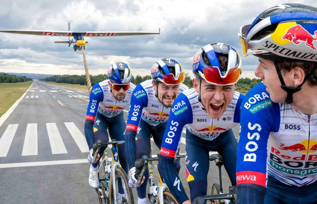 Première fois dans l'histoire qu'un avion est tiré par des cyclistes : la dernière folie de Red Bull