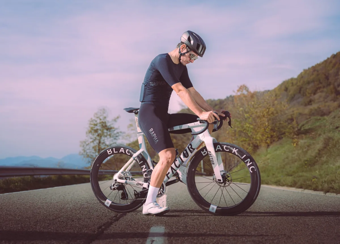 Nova Factor ONE: a superbike que redefine a aerodinâmica e a geometria moderna do ciclismo