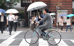 Japan is hunting down drunk cyclists, taking away their driver's licenses and tightening regulations