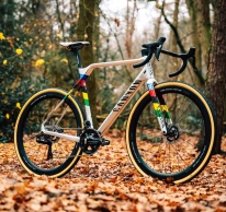 Silver and rainbow: Van der Poel debuts this spectacular bike for his cyclocross season