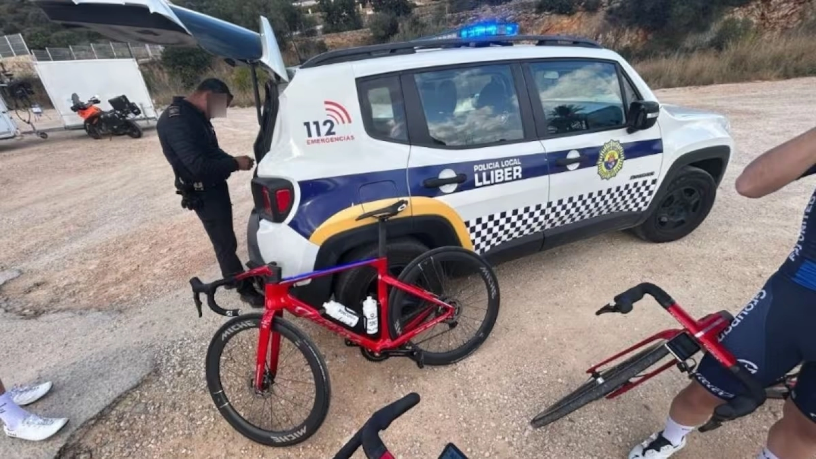 10 cyclistes professionnels verbalisés à Calpe pour avoir grillé un feu rouge