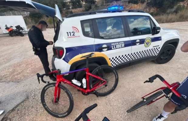 10 cyclistes professionnels verbalisés à Calpe pour avoir grillé un feu rouge