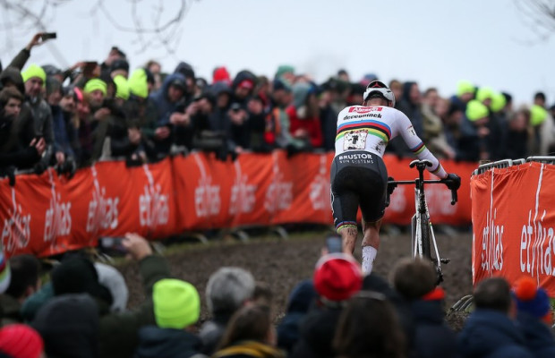 Van der Poel se estrena hoy: horarios, dónde ver gratis y favoritos de la Copa del Mundo CX de Namur 2025