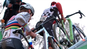 Mathieu van der Poel maintains his unbeaten streak in the World Cup in Namur
