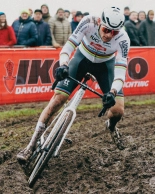 Mathieu van der Poel maintains his unbeaten streak in the World Cup in Namur
