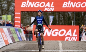 Mathieu van der Poel maintains his unbeaten streak in the World Cup in Namur
