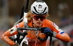 Mathieu van der Poel maintains his unbeaten streak in the World Cup in Namur
