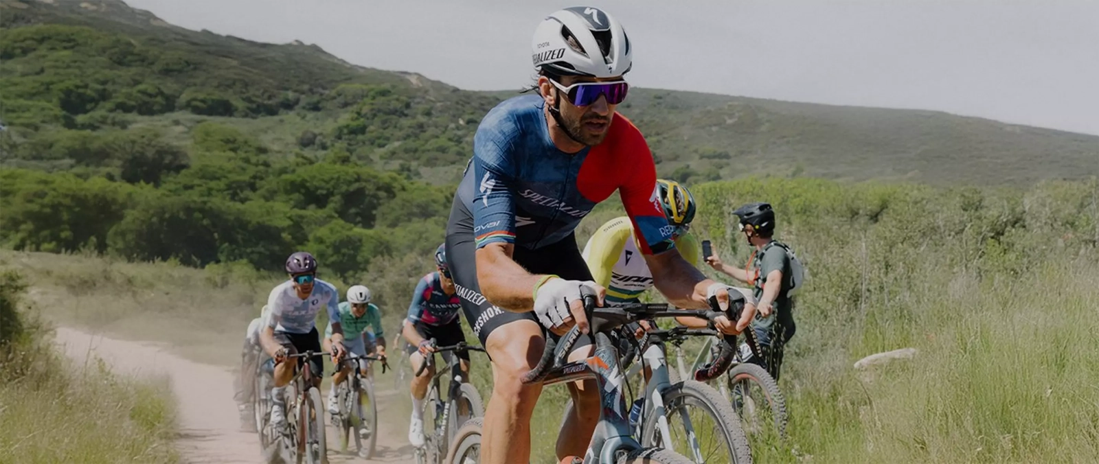 Ele tem um FTP de 480 W e consome 140g/h de carboidratos durante a corrida: assim foi a temporada deste vencedor da Cape Epic