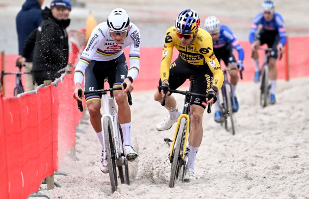 Chega o primeiro Van der Poel vs Van Aert