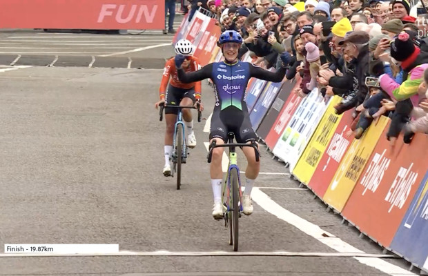 Lucinda Brand remporte une finale palpitante et gagne la Coupe du Monde CX d'Anvers 2025