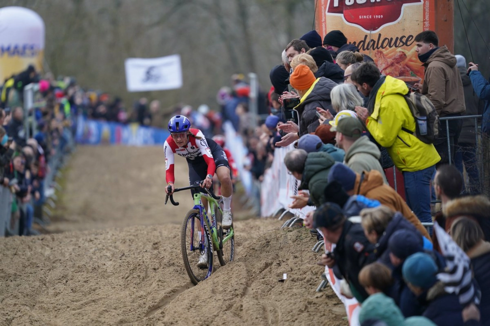 Lucinda Brand shines at the Koksijde World Cup and confirms her leadership