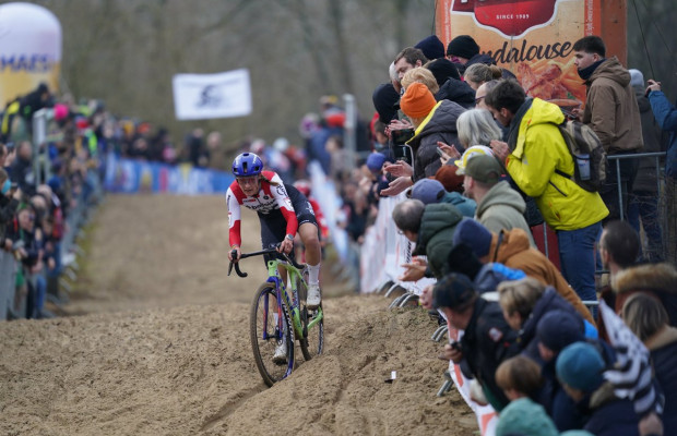 Lucinda Brand shines at the Koksijde World Cup and confirms her leadership