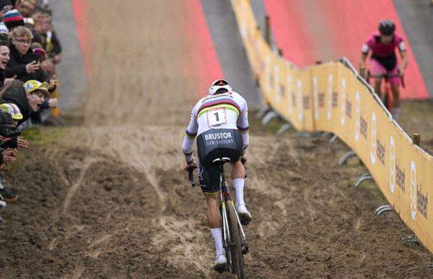 Segundo duelo del invierno: Van Aert y Van der Poel vuelven a verse hoy las caras en Hofstade